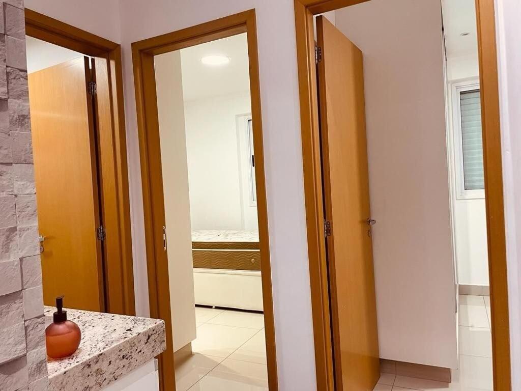 2 Qts.| 4 Hosp. | Ao Lado Do Goiania Shopping Apartment Exterior photo