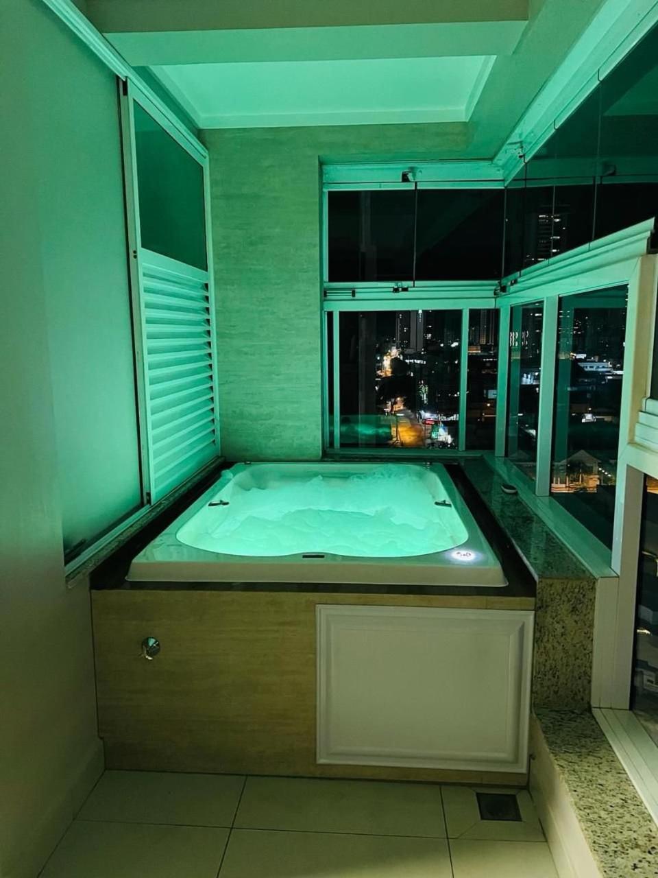 2 Qts.| 4 Hosp. | Ao Lado Do Goiania Shopping Apartment Exterior photo